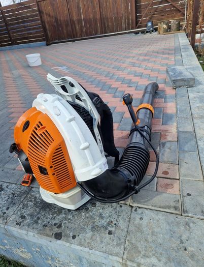 Stihl blower BR700