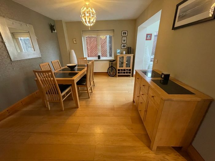 Dining Set - Table ; Sideboard ; Drinks Cabinet