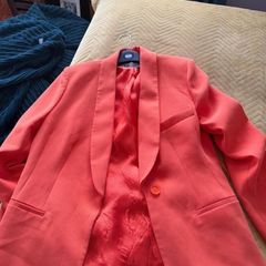 orange suit