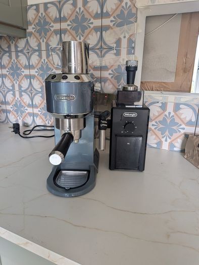 De Longhi Dedica Coffee Machine & Grider