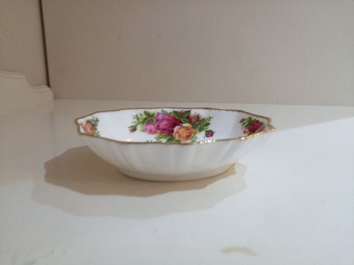 OVAL SWEET DISH Royal Albert Old Country Roses Bone China