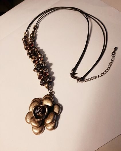 'Rock and Roses' necklace