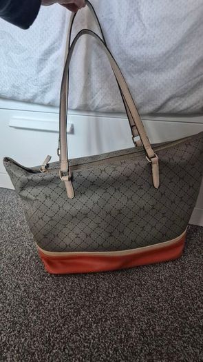 Tote bag