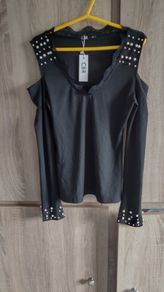 Cold shoulder topColor_BLACK_ with pearls fits xs s m new