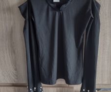 Cold shoulder topColor_BLACK_ with pearls fits xs s m new
