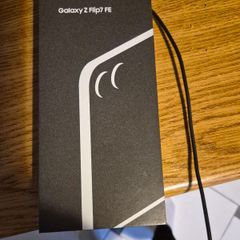 samsung galaxy 7 FE flip phone