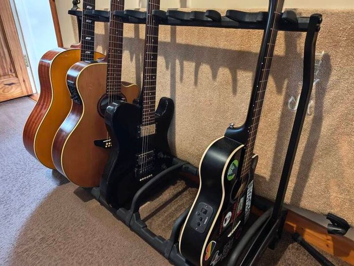 K&M 5 Guitar/Bass Stand