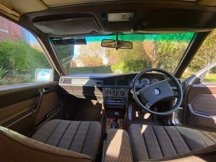 Mercedes-Benz 190 E 1989