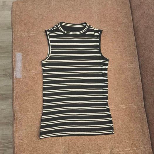 H&M Sleeveless Mock Neck  Top size 10