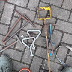 Manhole Lifters & Keys