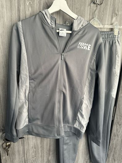 Nike Tracksuit - Boys XL