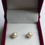 Vintage 14K Yellow Gold Pearl Stud Earrings 1,6g Image 2