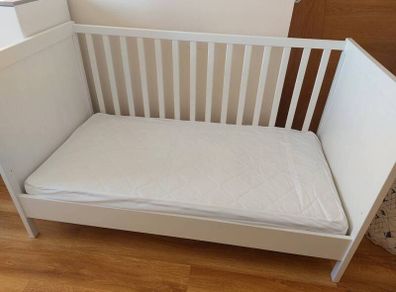 Ikea Cot (Sundvik) with mattress (Jattettrot) 70x140 cm