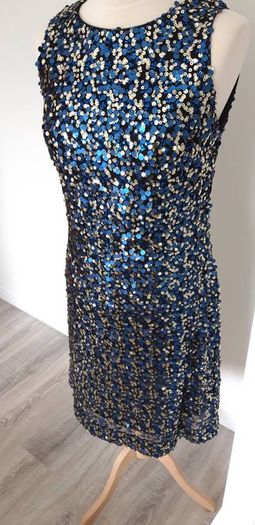Stunning Sequined Party Dress 10