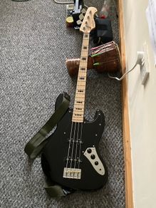 bass guitar harley benton