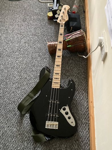 bass guitar harley benton