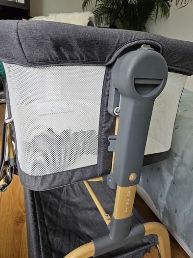 Baby bedside crib