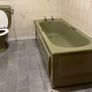 Bathroom suite retro avocado Image 2