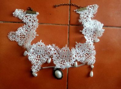 New Victorian style white lace necklace.