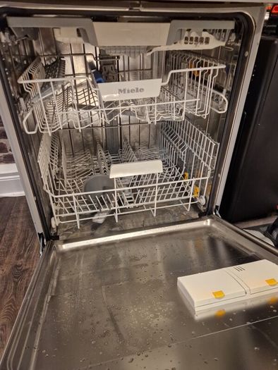 Silver Meile Dishwasher