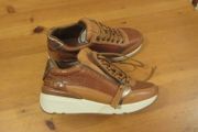 carmela leather trainer   size 4