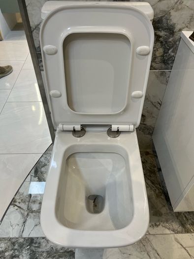 Ex Display Orca Fully shrouded Toilet