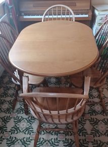 Solid extendable dining table with 6 chairs