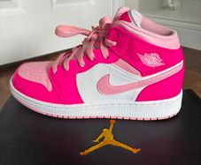 Nike Air Jordan one's