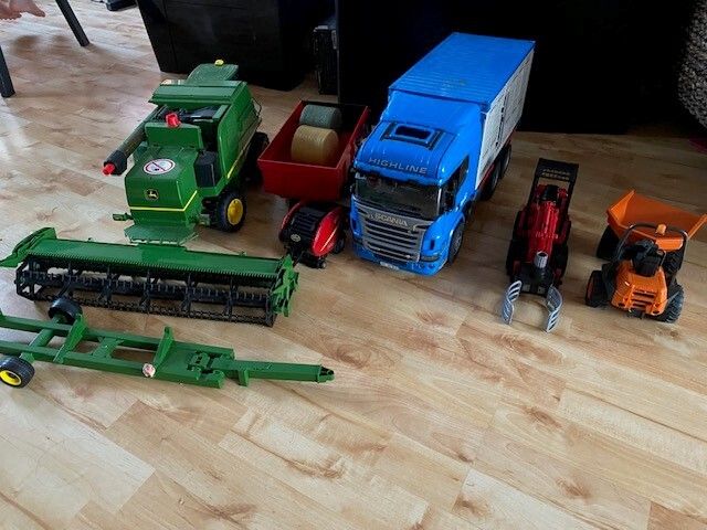 Toy Tractors, Combine Harvester, Cattle truck (Group)