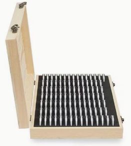 Commemorative Coin Storage Box for 100 Coins size 3 cm, new.