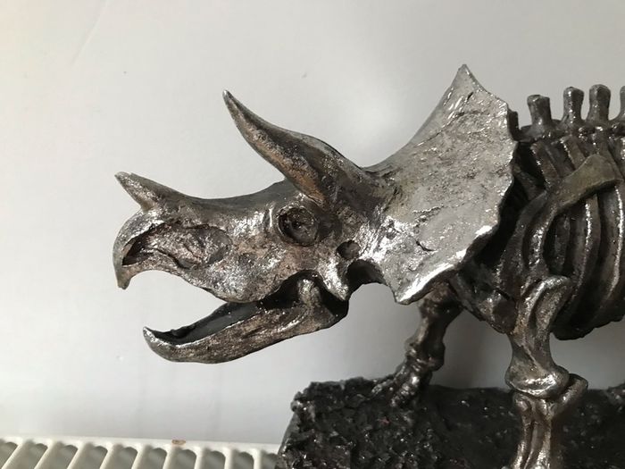 dinosaur skeleton