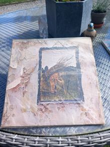 Led Zeppelin 1971 Ireland IV LP, strawberry, D18 post 7e