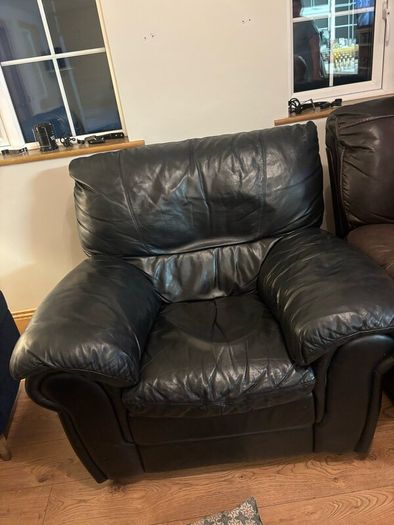 Need gone ASAP 3 seater couch and 1 seater