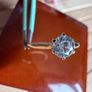 Solitaire Engagement ring 18k Image 6