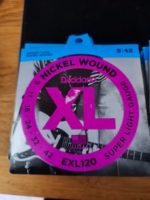 New Guitar Strings 9s - 13s