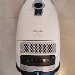 Miele S8 Silence Plus vacuum cleaner.