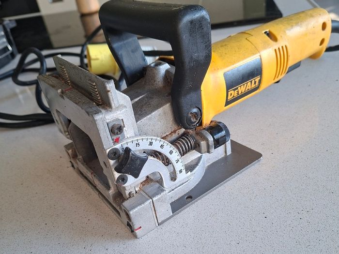 DeWalt DW682K 110V Biscuit Joiner with Case