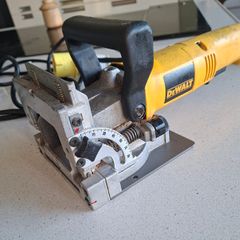 DeWalt DW682K 110V Biscuit Joiner with Case