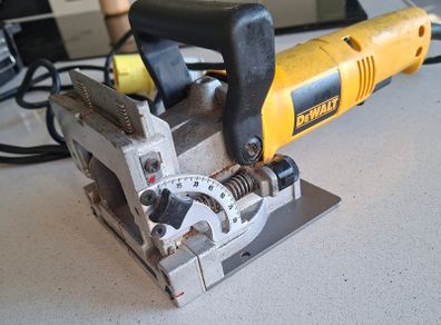 DeWalt DW682K 110V Biscuit Joiner with Case