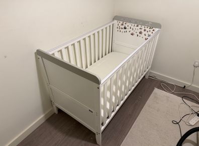 baby cot