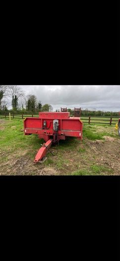 Heavy-Duty Tandem-Axle Low Loader / Bale Trailer