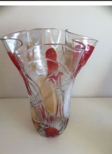 Newgrange Strawberry & Cream Vase