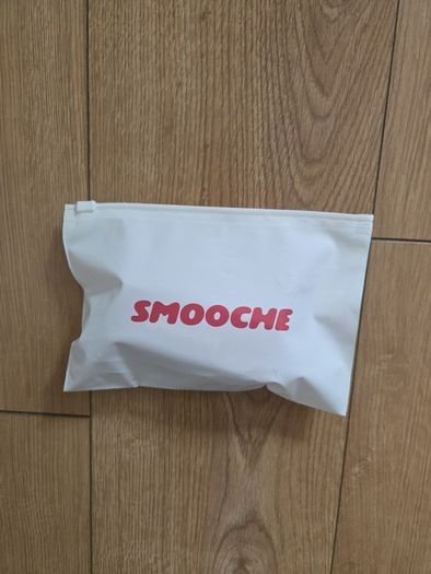 BNWT Smooche Foundation