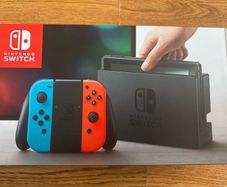 Nintendo switch plus 4 games