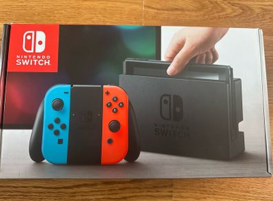Nintendo switch plus 4 games
