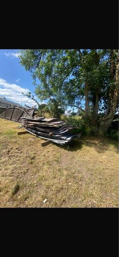 24 foot hay shed & 20 lean to - trusses & sheeting