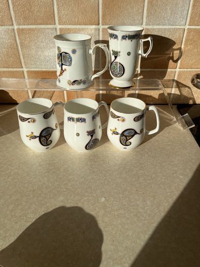 Royal Tara "Book of Kells" 5 Mugs & 3 Shell shaped dishes as New