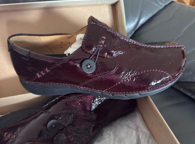 Clarks Burgundy Patent Leather Shoes Size UK 8