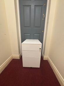 Drawer cabinet