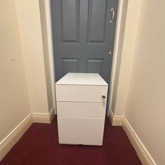 Drawer cabinet